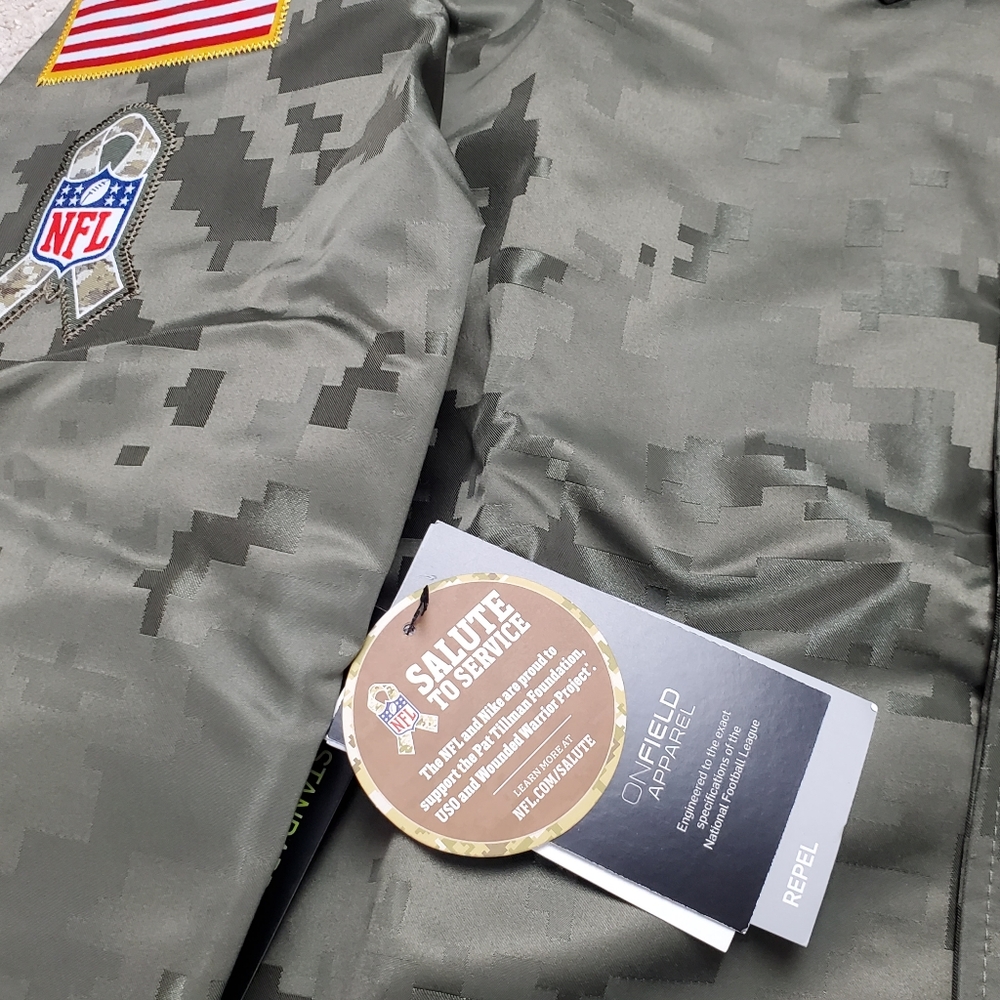 Philadelphia Eagles Nike Camo 2019 Salute to Service Sideline Jacket - Picture 5 of 8
